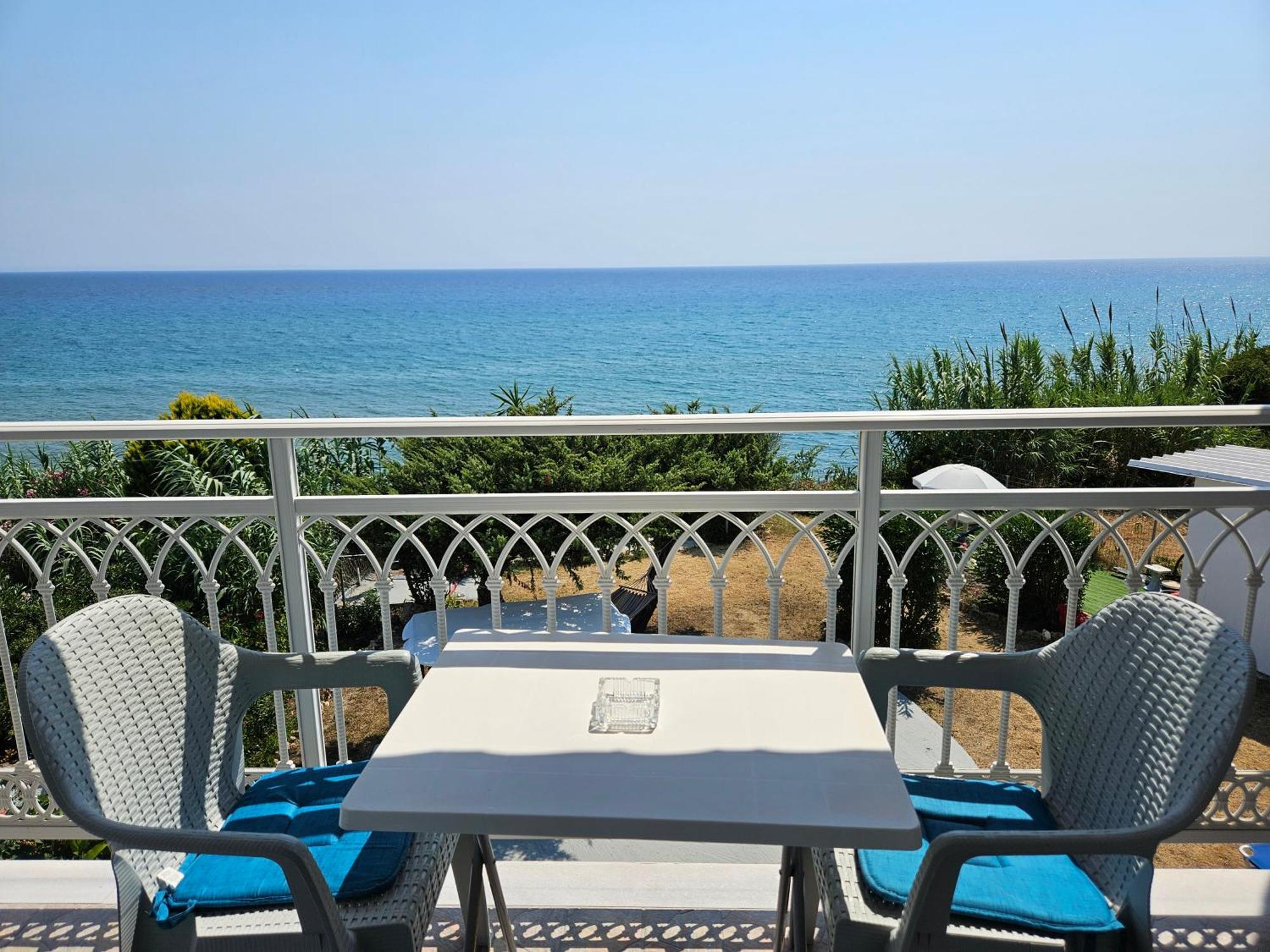 Leta Apartments Agios Georgios  Bagian luar foto