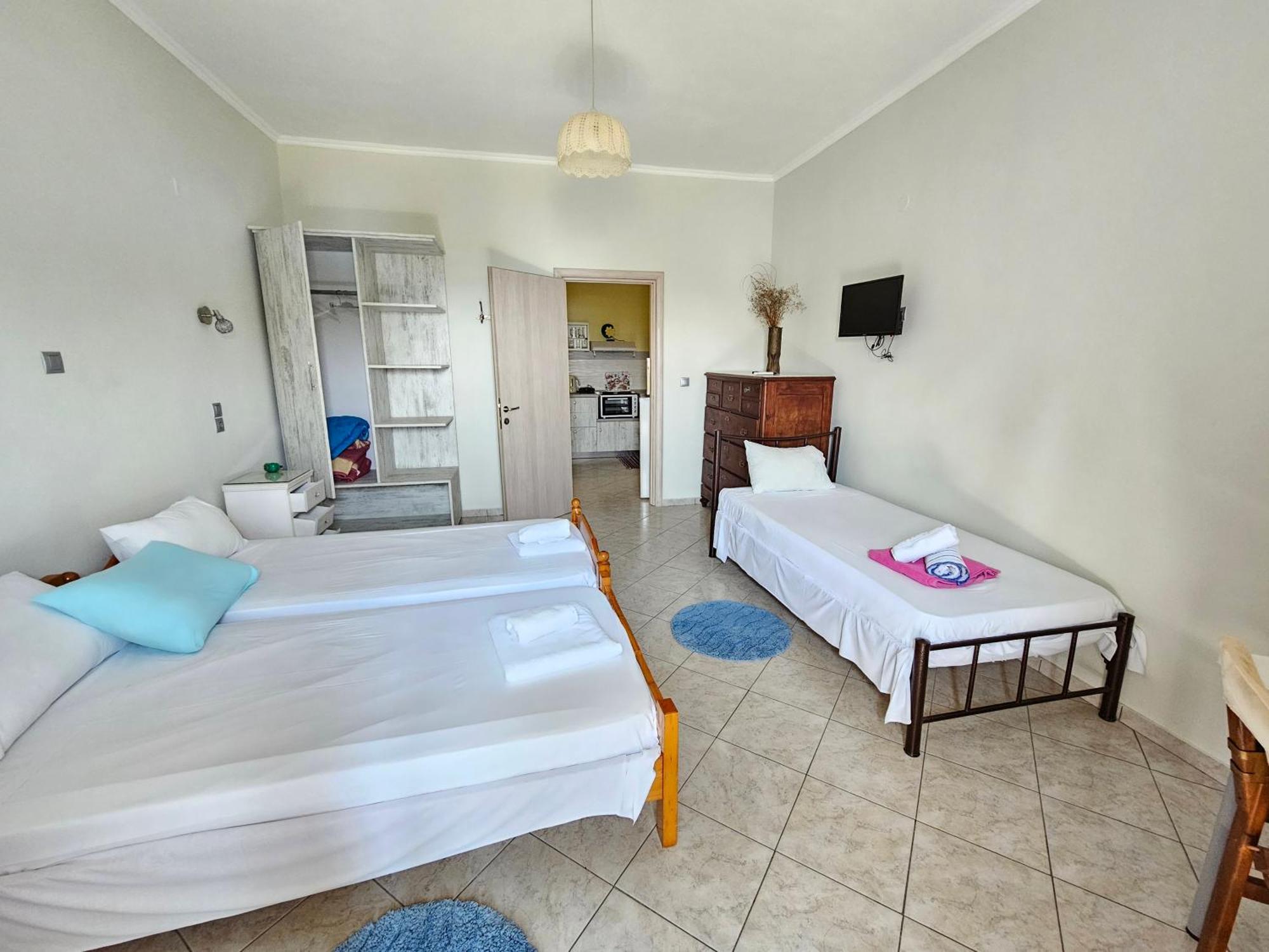 Leta Apartments Agios Georgios  Bagian luar foto